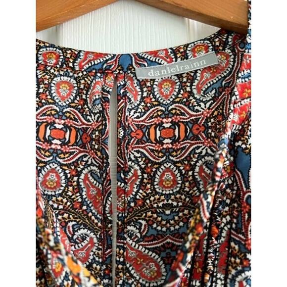Daniel Rainn V Neck with Tie Paisley Blouse Top- Size S - Picture 3 of 4